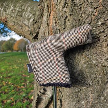 Wool blade putter cover - houndstooth with red raker