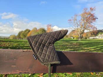 Olive quilted putter cover with green Sherpa lining 